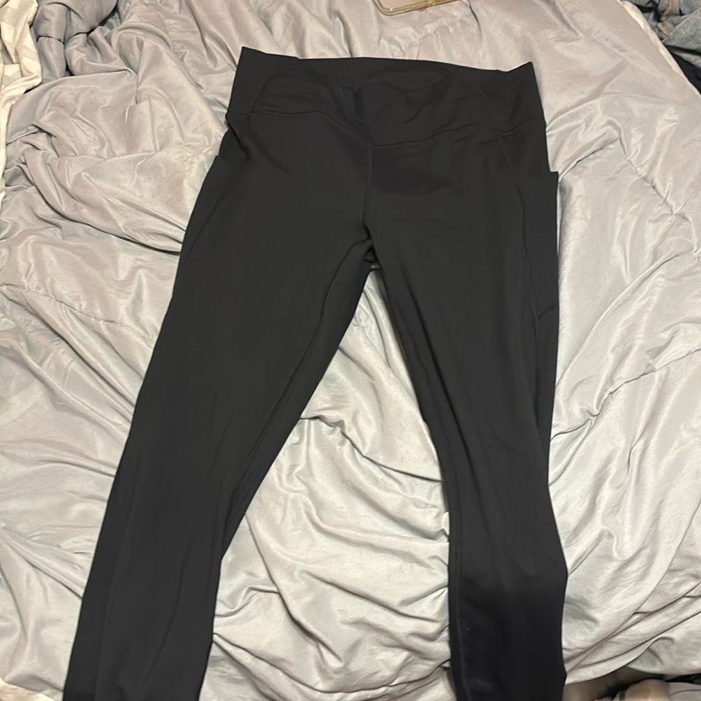 Selling these Black Fabletic leggings with pockets